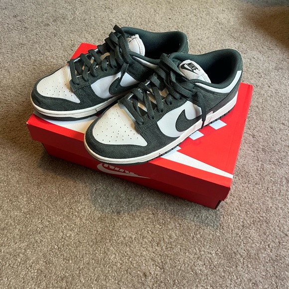 Nike Green & White Low Dunks - Picture 1 of 7